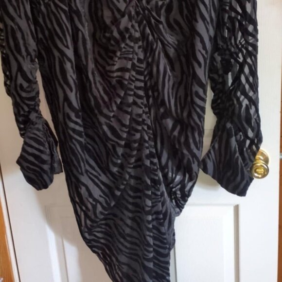 Prettylittlething Plus Sz 26 Formal Zebra Devore Dress Black Velvet Burnout Sexy - Picture 2 of 7
